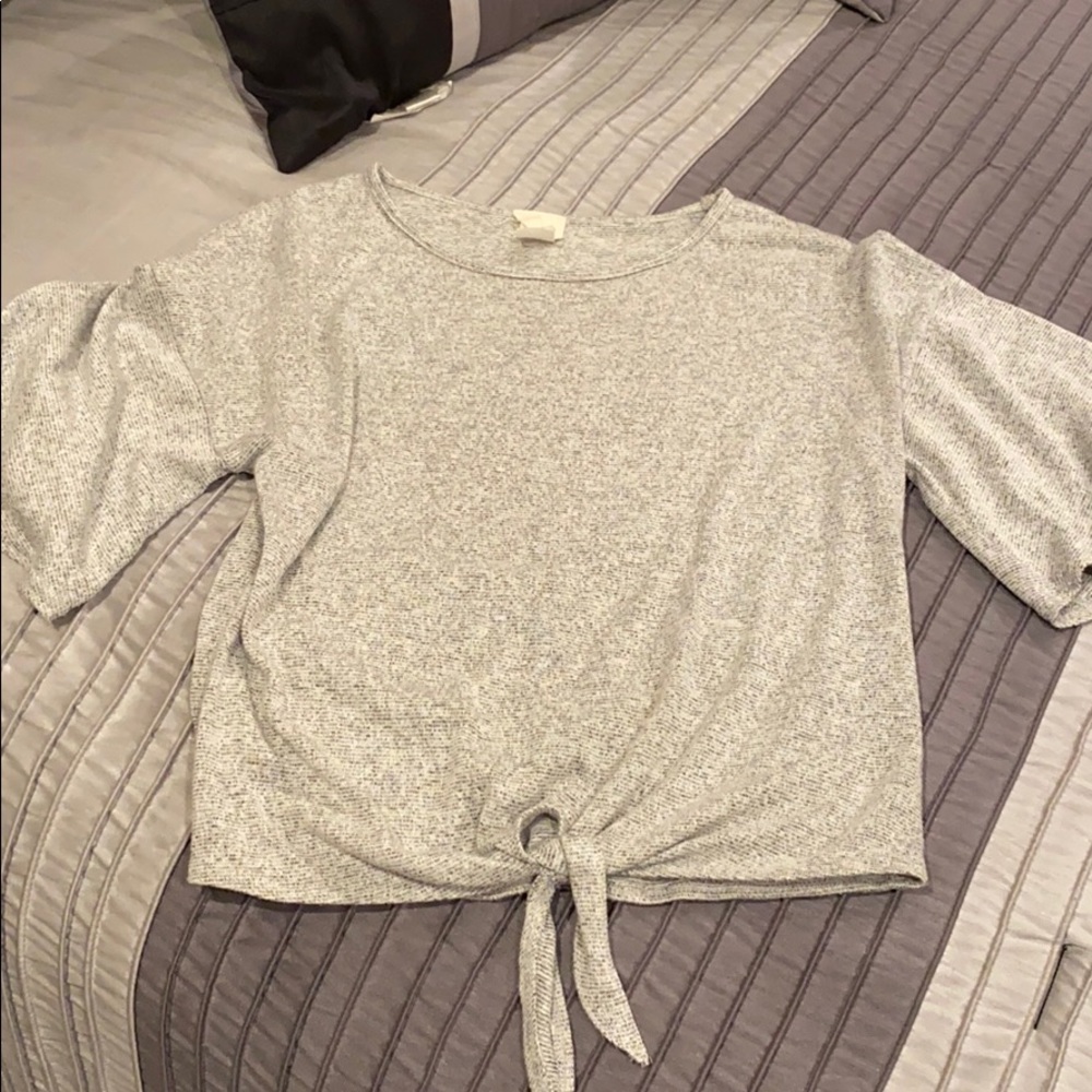 Light Grey short sleeve top